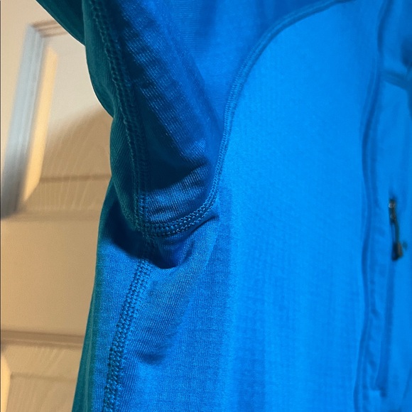 Patagonia Men's Vibrant Blue Performance Jacket - Picture 3 of 13